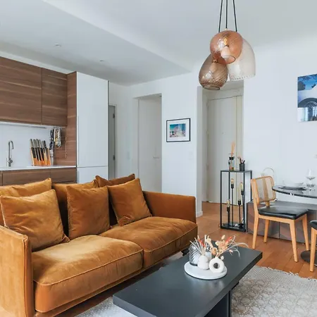 Charm And Serenity In This Modern Cocoon For 2 Apartment *
