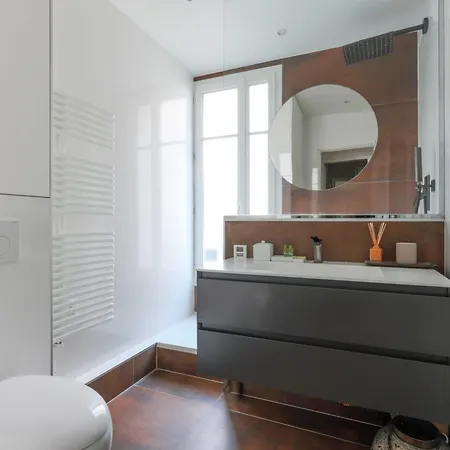 Charm And Serenity In This Modern Cocoon For 2 Apartment Paris